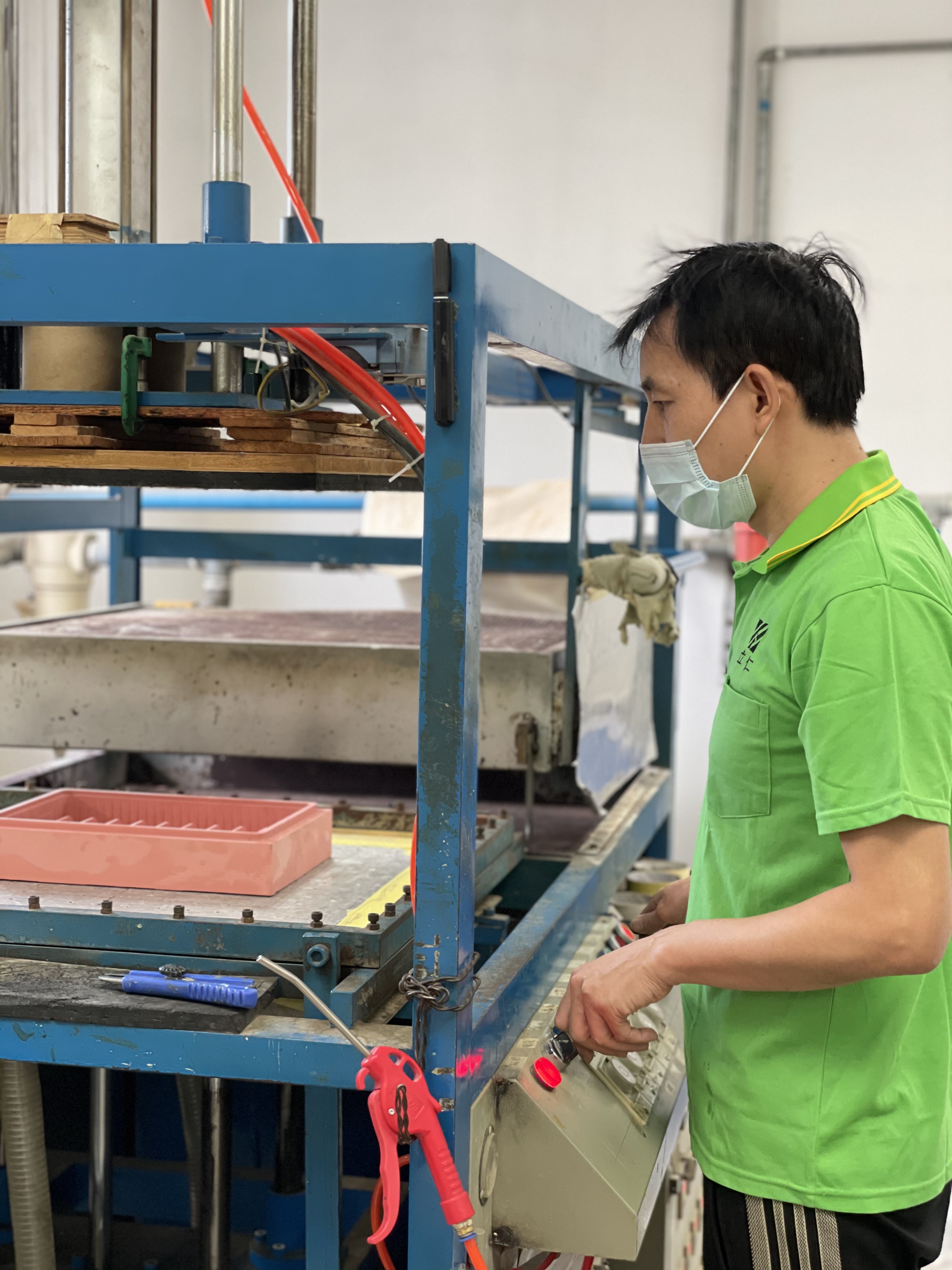 吸塑包裝盒廠(chǎng)常見工(gōng)藝問題解決